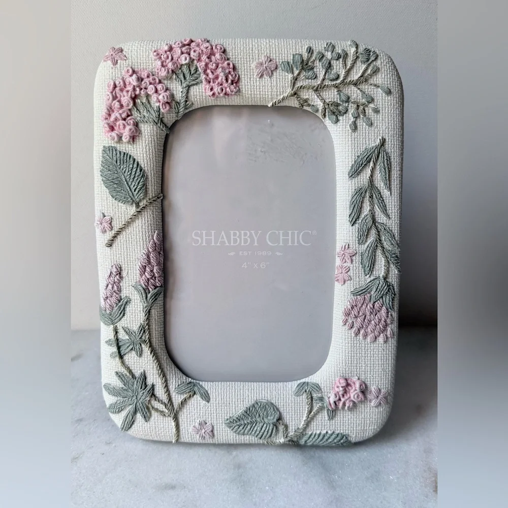 Chic Floral Embroidered ceramic Frame - Cream and Green